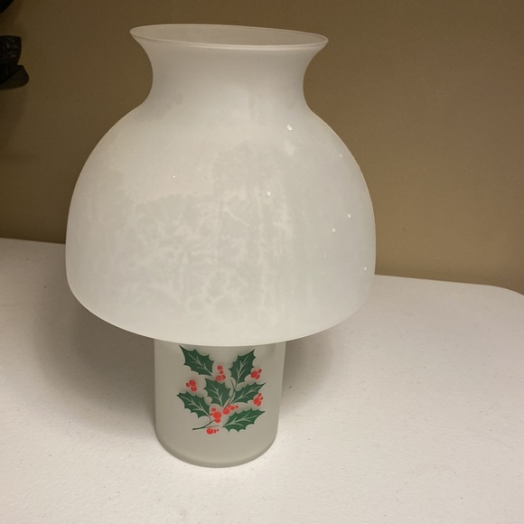 🎄🎄🎄 Holly and Frost Candlelamp - Picture 4 of 8